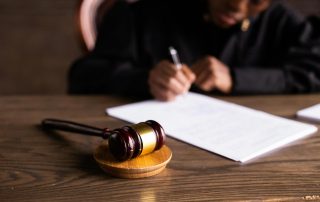new laws in illinois for 2025