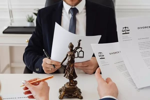 devorce lawyer